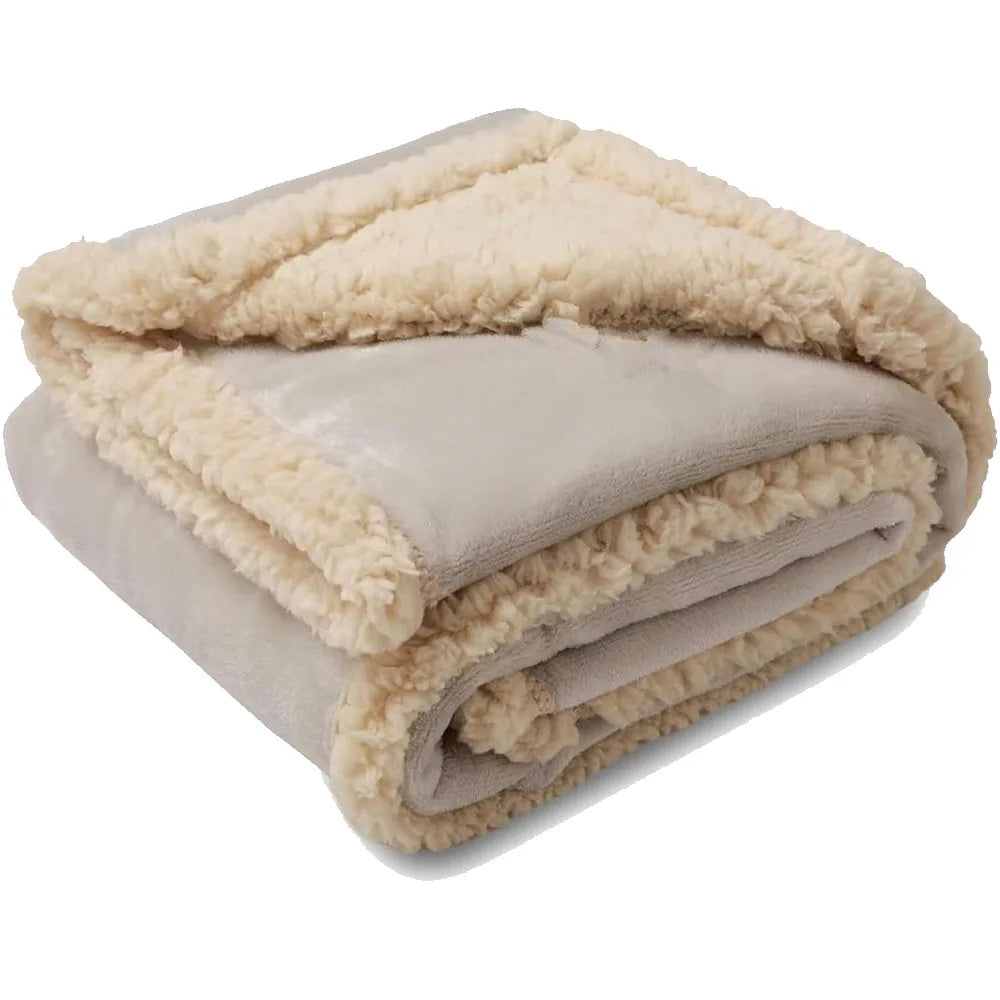 Waterproof outdoor blanket for dogs