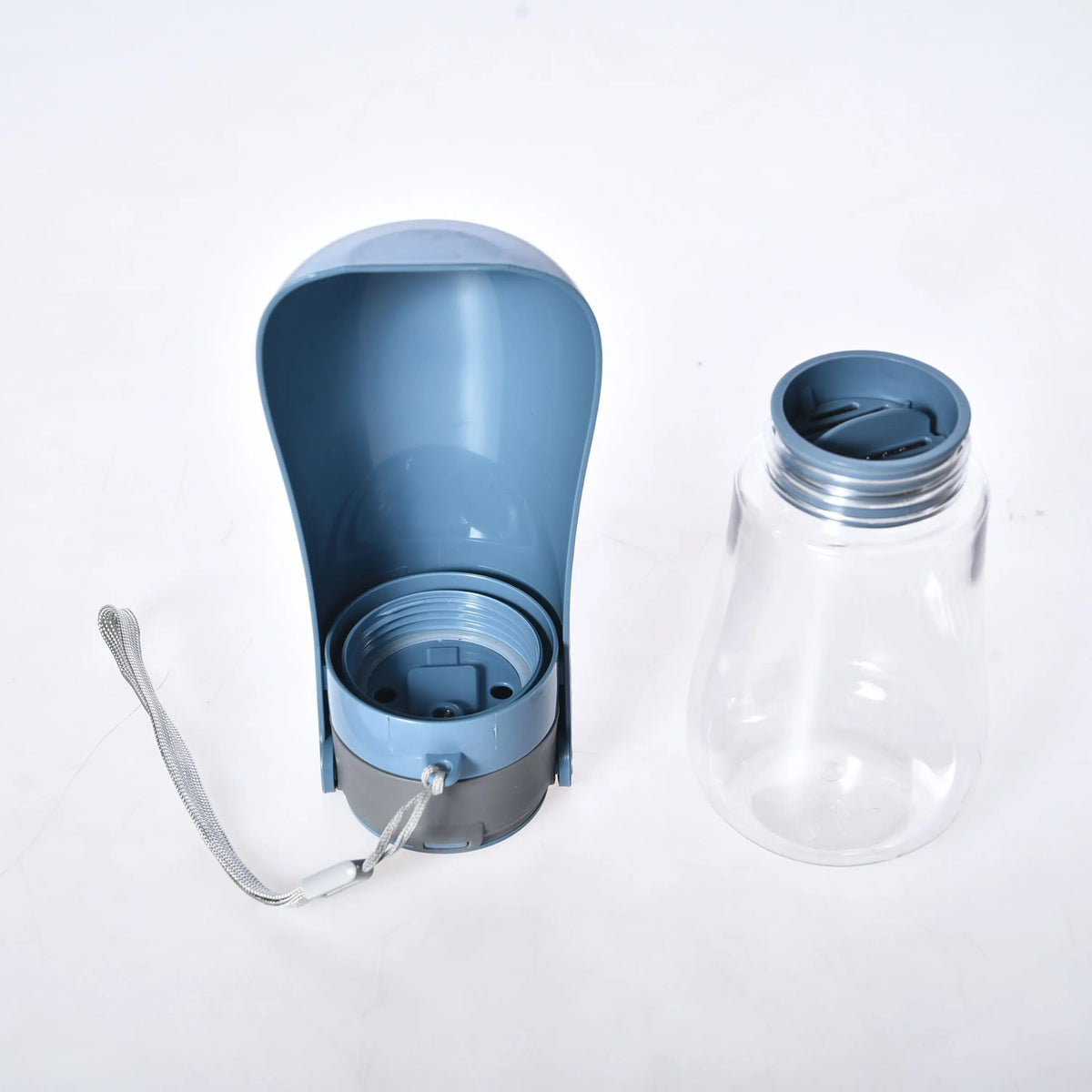 Portable emergency water container for dogs